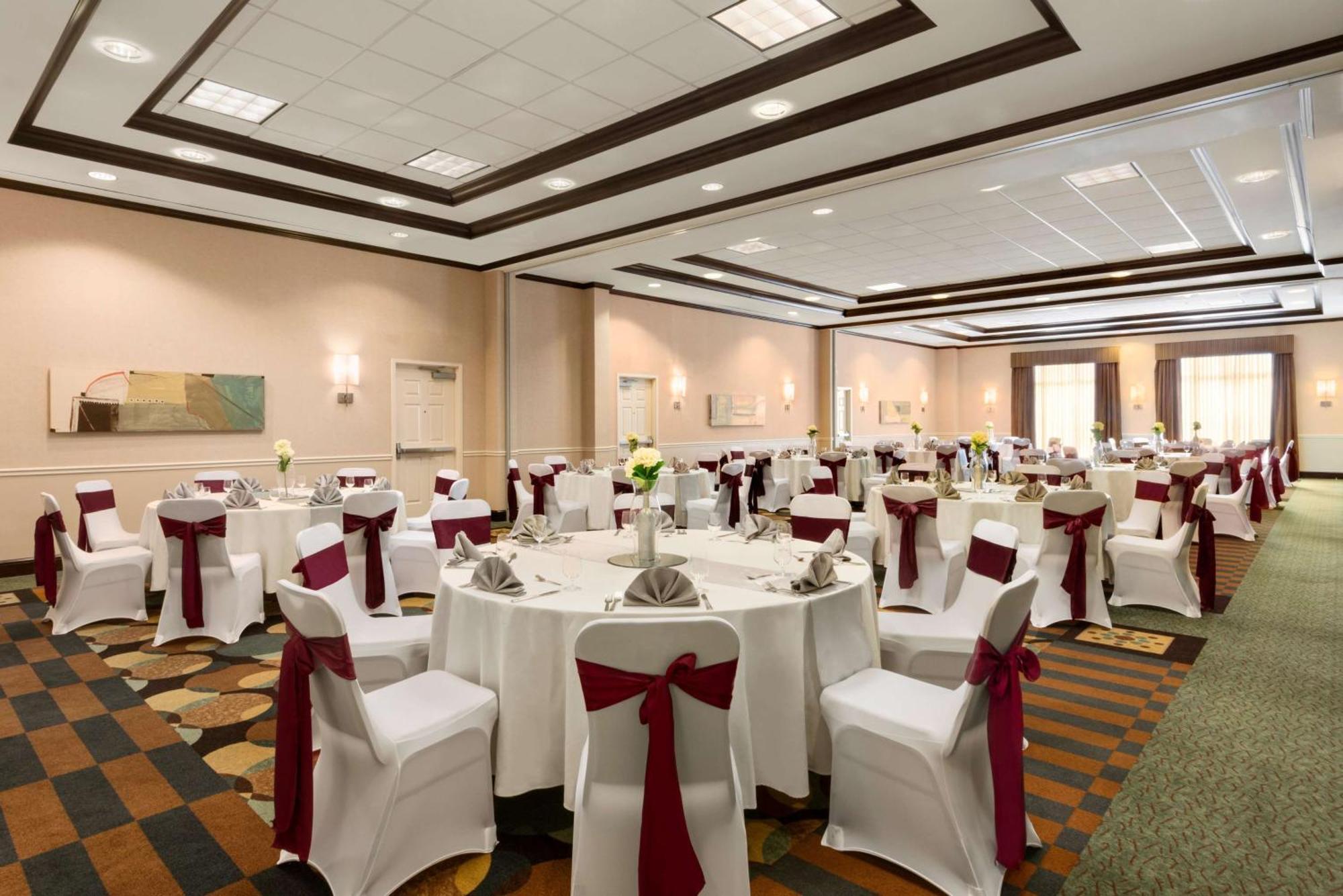 Hilton Garden Inn Dulles North Ashburn Exterior photo